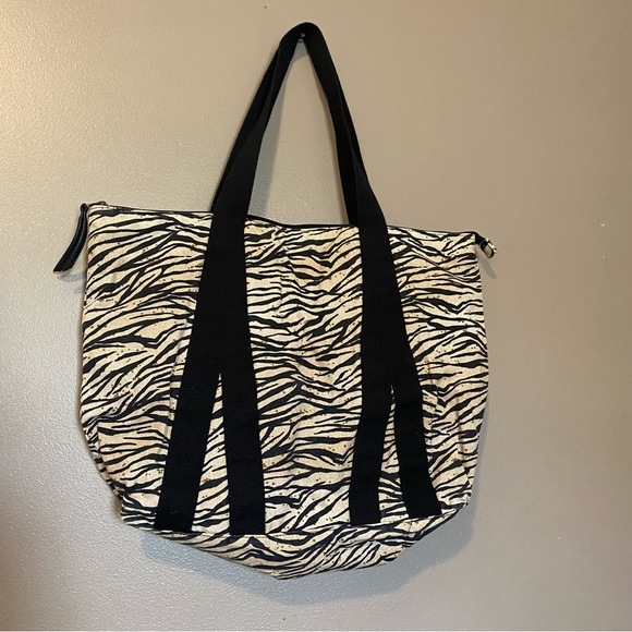 Vans Zebra Print Overnight Bag - Picture 4 of 4